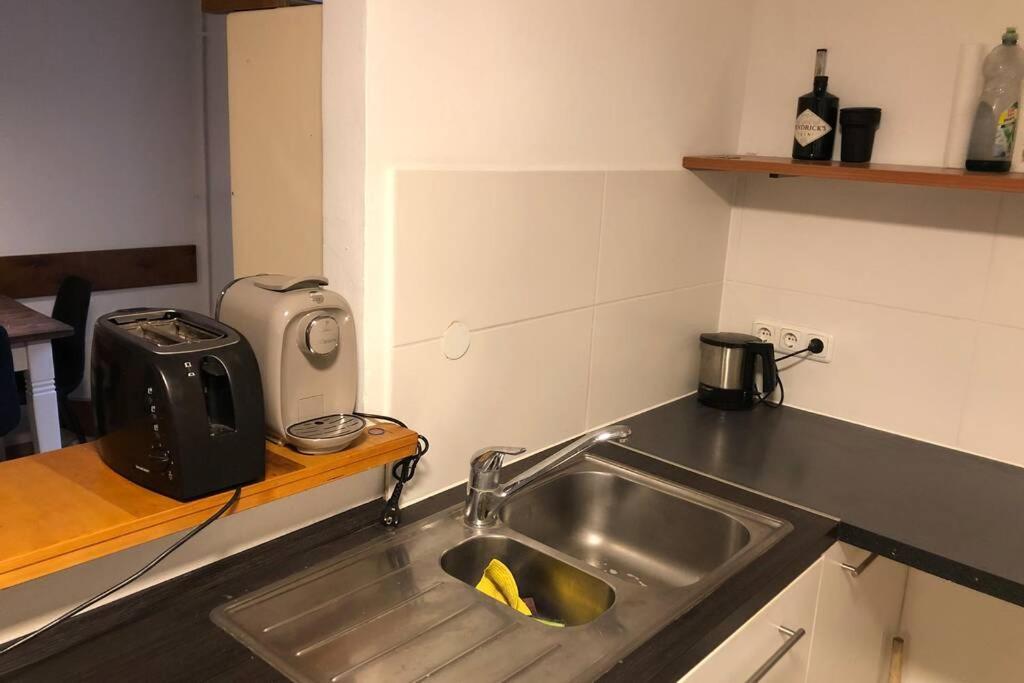 Gemuetliche 3-Zkb Wc Souterrainwohnung In Bestlage Hamburg Exterior foto