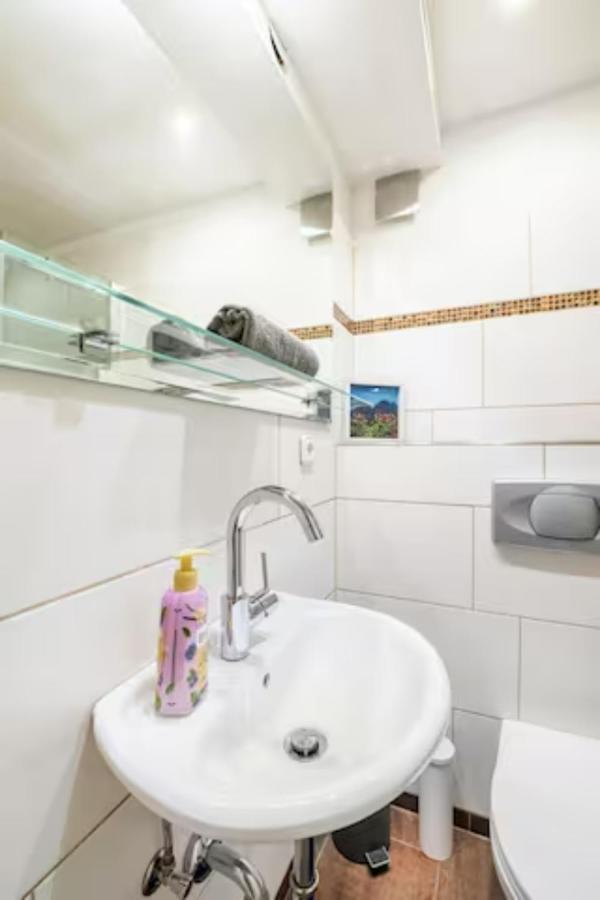Gemuetliche 3-Zkb Wc Souterrainwohnung In Bestlage Hamburg Exterior foto