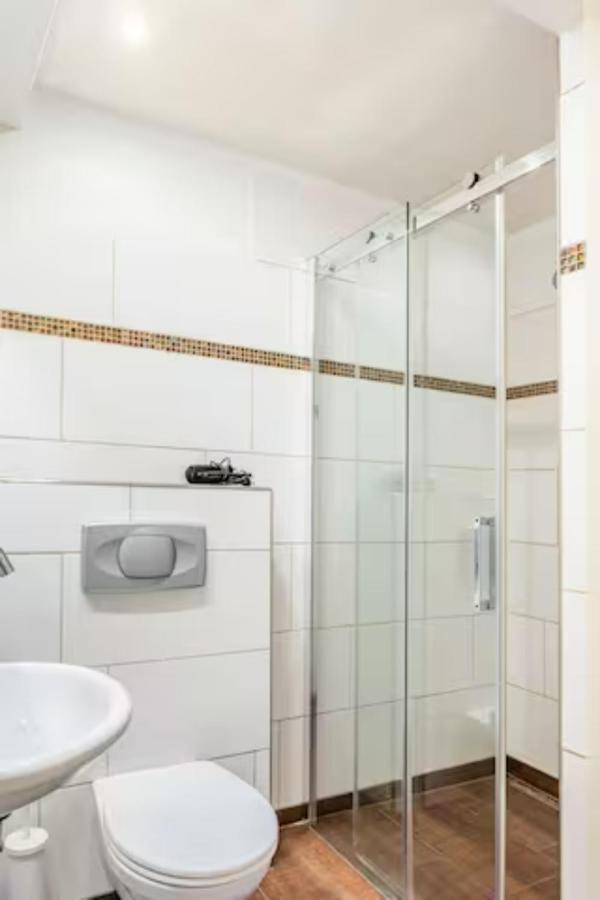 Gemuetliche 3-Zkb Wc Souterrainwohnung In Bestlage Hamburg Exterior foto
